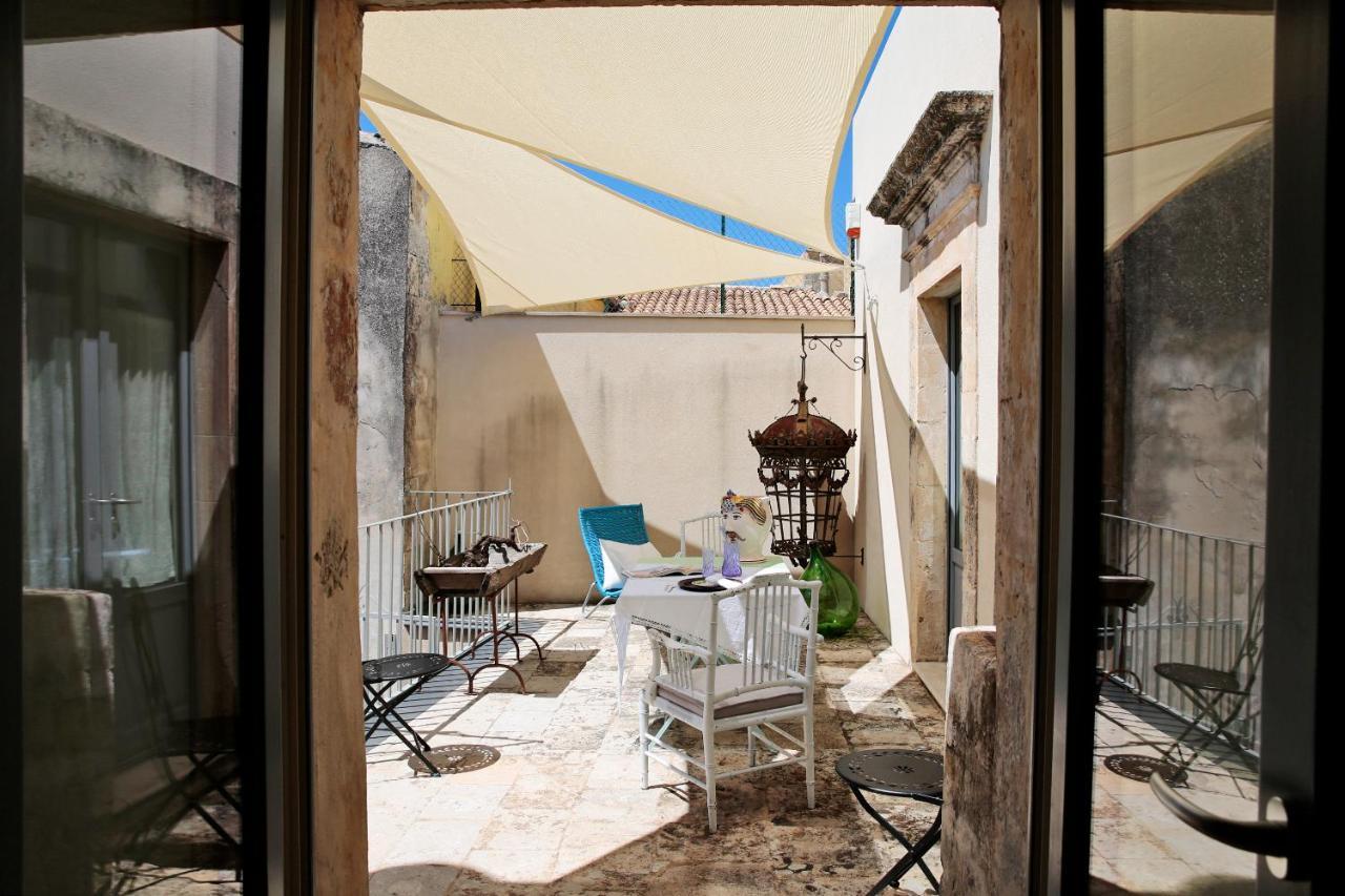 Villa Dimora Di Catullo - Ospitalita Di Charme Palazzolo Acreide Exterior foto
