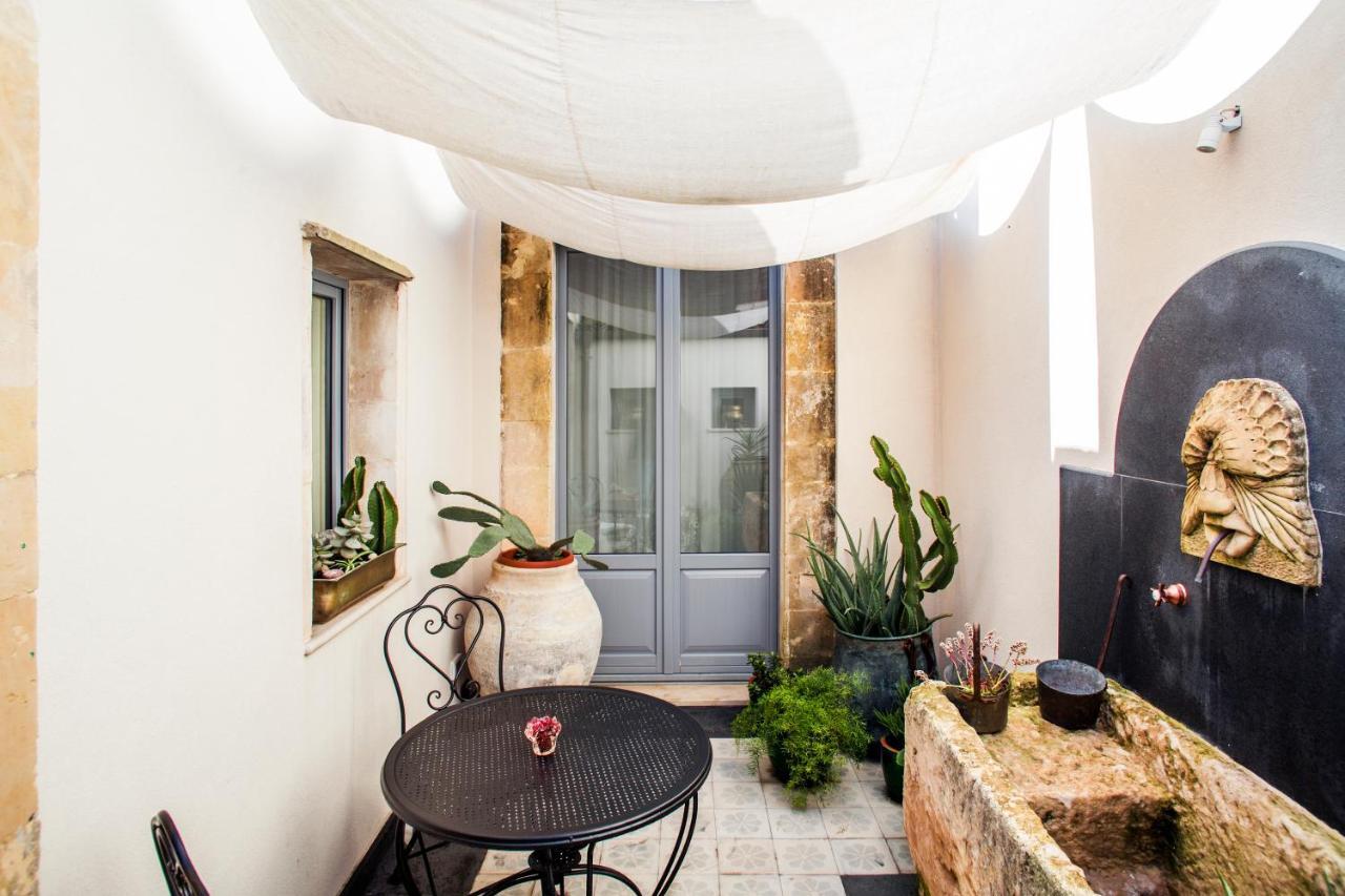 Villa Dimora Di Catullo - Ospitalita Di Charme Palazzolo Acreide Exterior foto